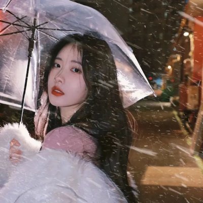 相拥于烟火尽头